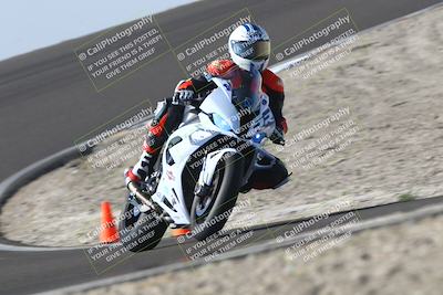 media/Nov-01-2025-TrackDaz (Sat) [[2b4d5192bc]]/B Group/1220pm (Turn 2 Outside)/